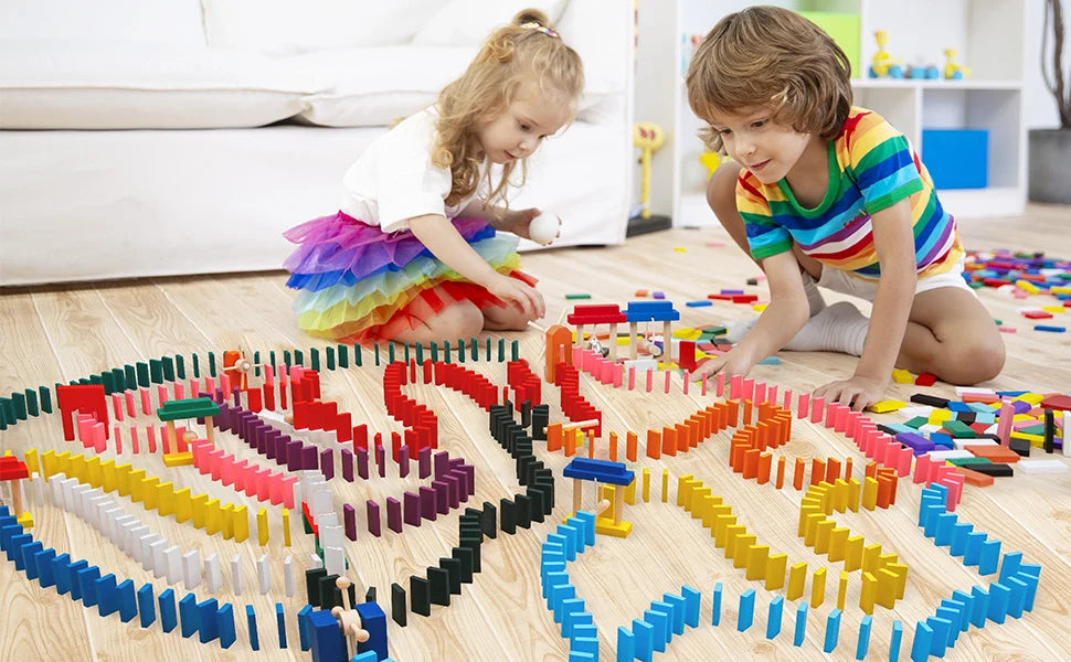 Automatic Domino Train