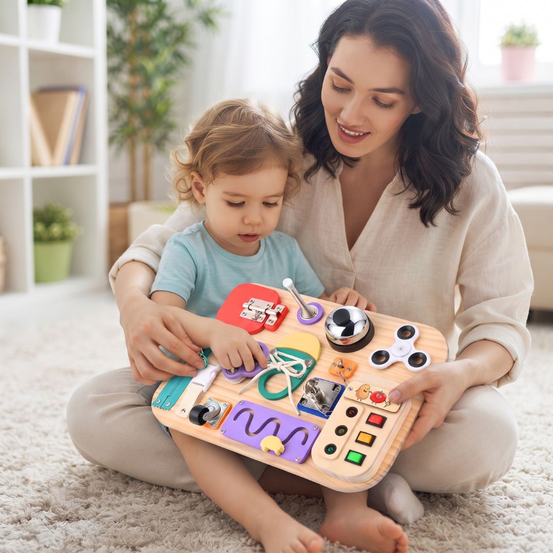 BusyBuddy - Montessori Wooden Activity Board
