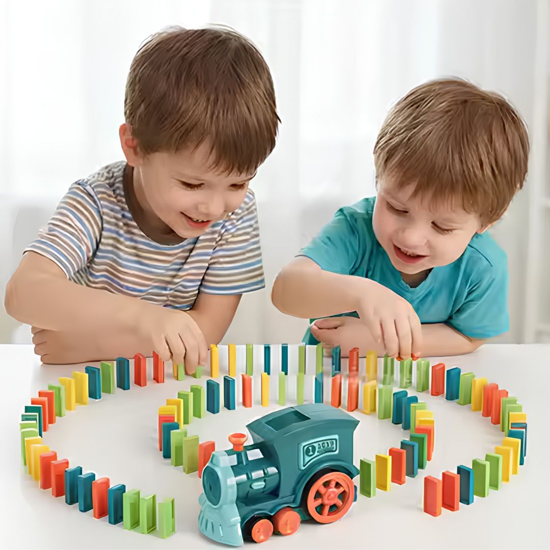 DominoExpress - Self-Laying Domino Train