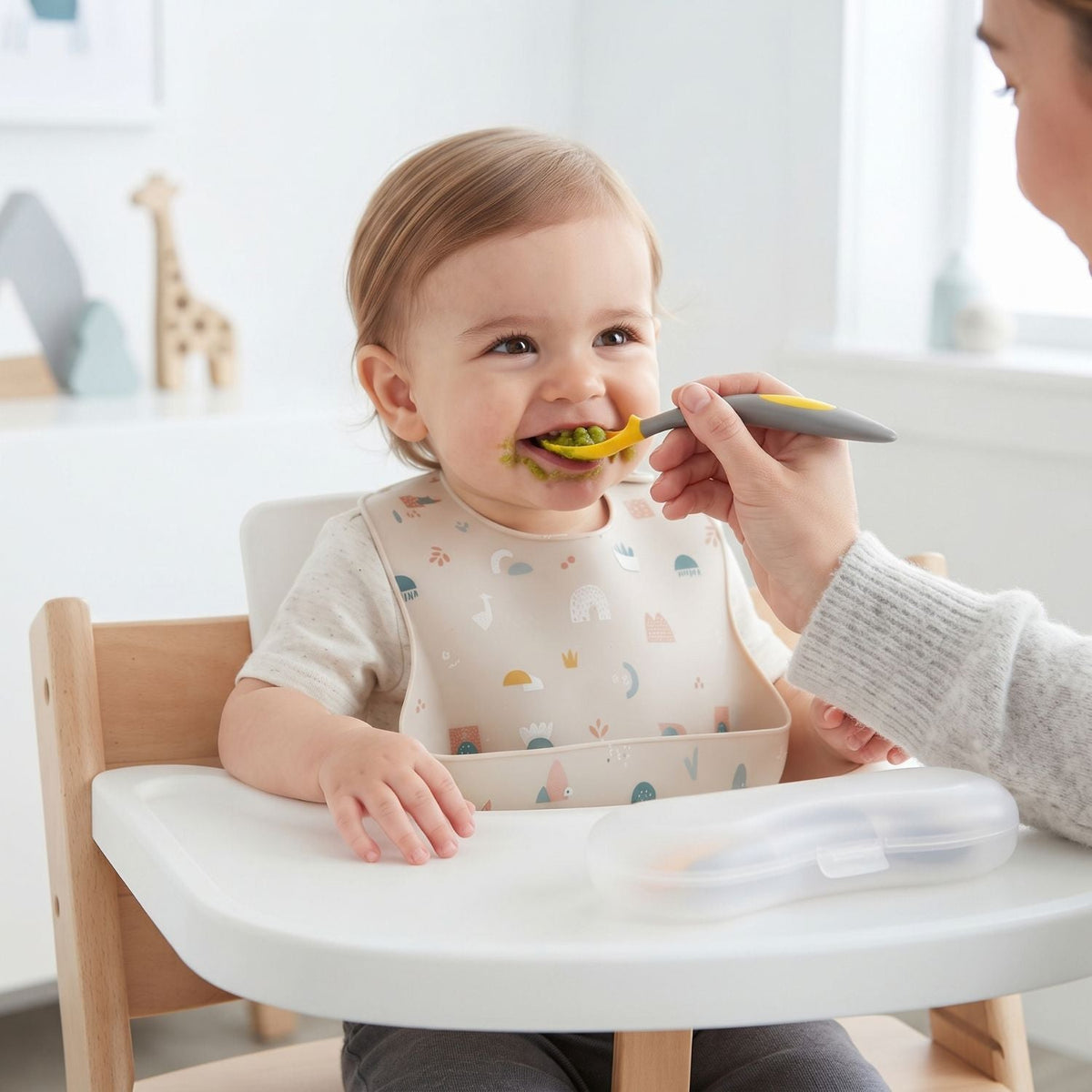 EasyScoop - Curved Baby Training Spoon