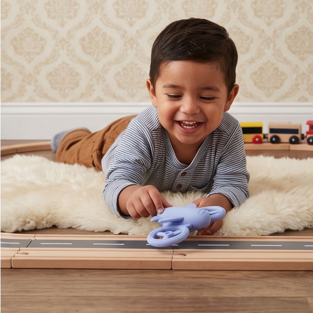 SuctionFly - Spinning Aeroplane Suction Toy