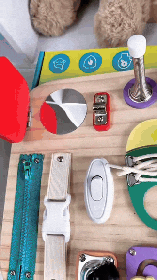 BusyBuddy - Montessori Wooden Activity Board