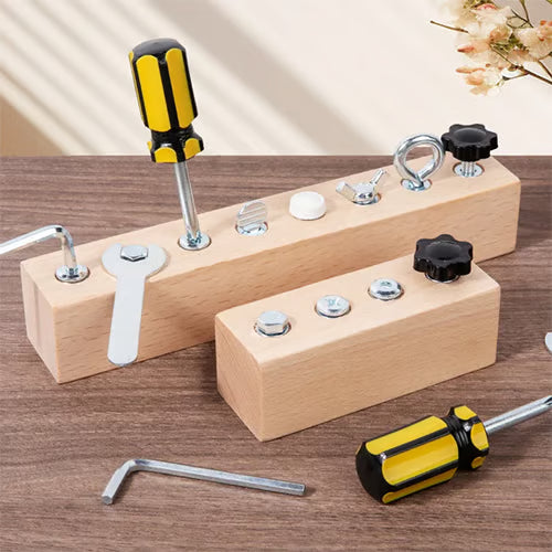 SmartScrew Montessori Busy Board